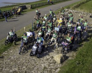 onbeperkte elfstedentocht trike driewieler groepsfoto