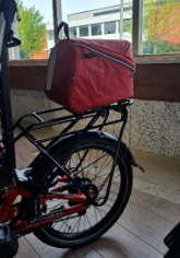 tas bovenop bagagerek bagagedrager fiets